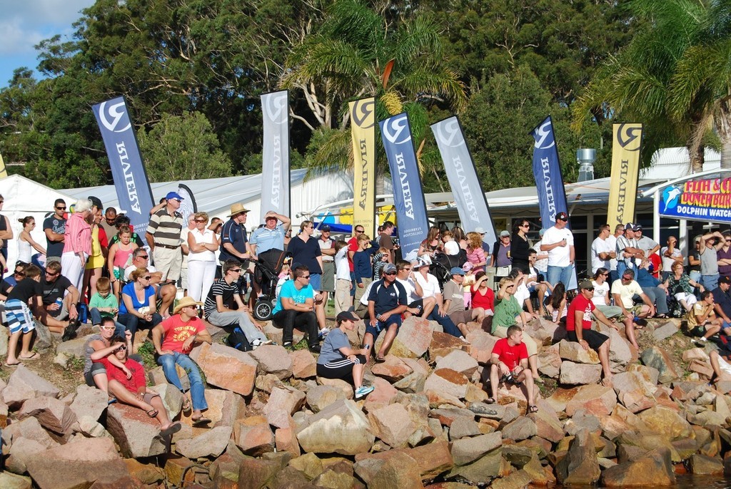  Crowd gathers to watch the fleet return to Nelson Bay © Riviera . http://www.riviera.com.au