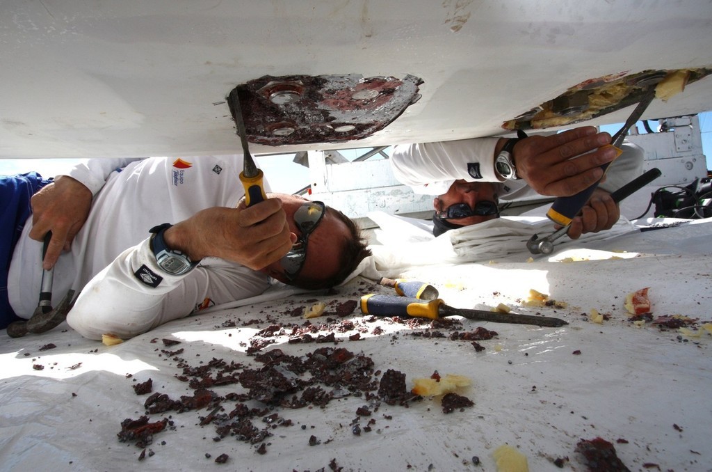 Telefonica shore crews work around the clock to fix the damage sustained when they ran aground at the start of leg 9 © Maria Muina/Equipo Telefonica