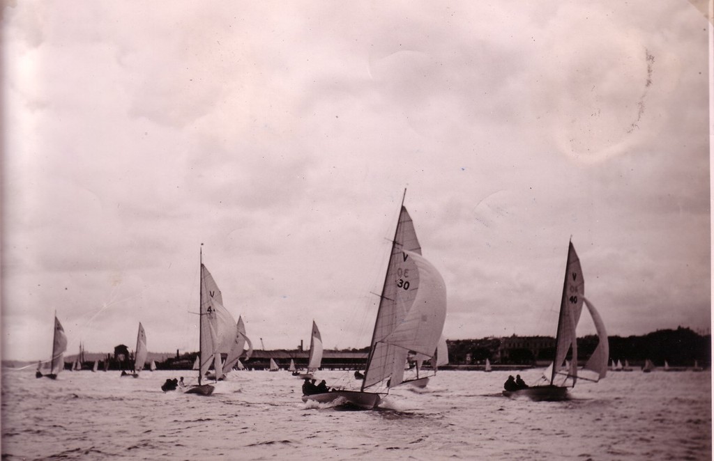 Luiyana (V 30) 18ft mullet boat © Gladwell Collection richardgladwell.com