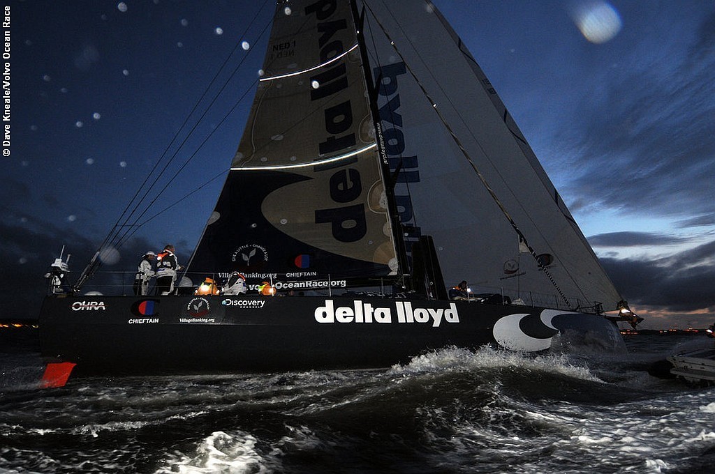 Delta Lloyd, skippered by Roberto Bermudez (ESP) finish fifth on leg 7 from Boston to Galway, crossing the line at 03:39:58 GMT 24/05/09 ©  David Kneale/Volvo Ocean Race http://www.volvooceanrace.com/