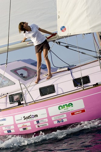 Jessica Watson - proving that ’little girls’ can do? © Bob Carter