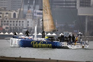 For EDITORIAL USE only, Dave Kneale/Volvo Ocean Race

Telefonica Blue, Skippered by Bouwe Bekking, undergoes emergency keel repairs overnight in Qingdao before commencing Leg 5 of the Volvo Ocean Race, after the yacht hit a rock before the start.   At over 12,000 miles, Leg 5 is the longest leg ever attempted in the history of the race

The Volvo Ocean Race 2008-09 will be the 10th running of this ocean marathon. Starting from Alicante in Spain, on 4 October 2008, it will, for photo copyright  David Kneale/Volvo Ocean Race http://www.volvooceanrace.com/ taken at  and featuring the  class