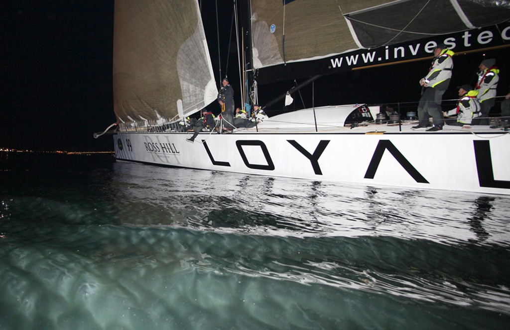 Loyal Investec moves slowly up river in a light zephyr - Rolex Sydney Hobart Yacht Race 2010 © Crosbie Lorimer http://www.crosbielorimer.com