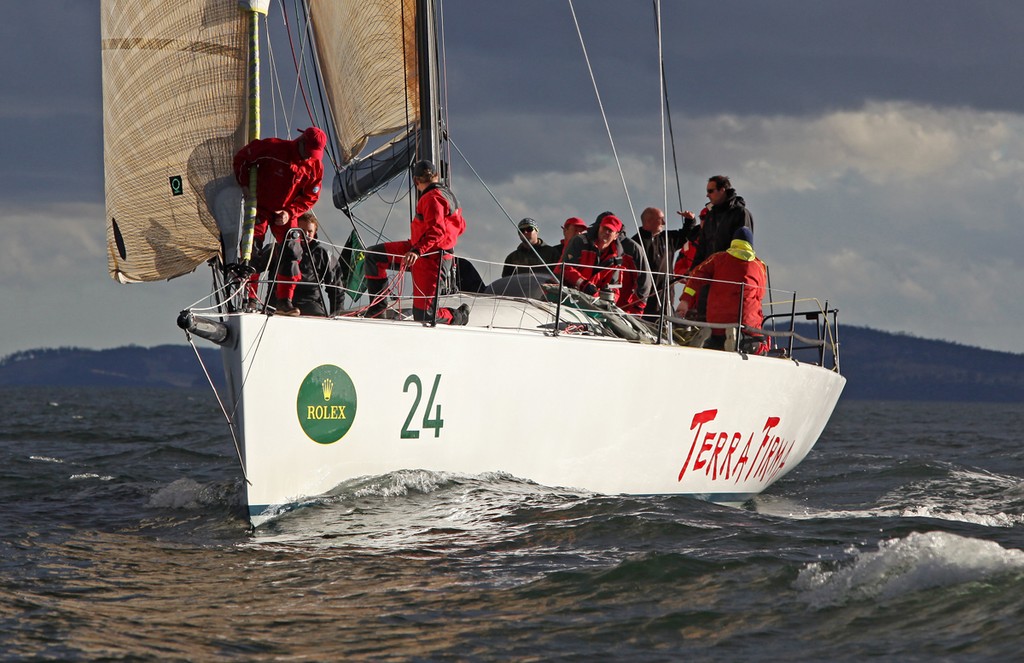 Terra Firma catches new breeze in the early evening - Rolex Sydney Hobart Yacht Race 2010 © Crosbie Lorimer http://www.crosbielorimer.com