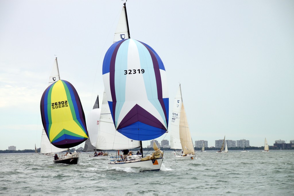 The venerable T-10 class, 29 boats strong, once again heads for Mackinac Island. © Event Media