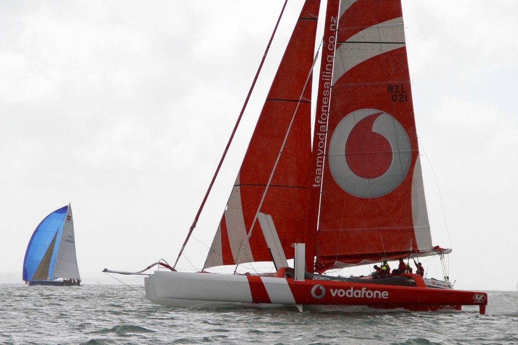 V5 and Vodafone after the start of the 2012 Coastal Classic &copy; Richard Gladwell www.photosport.co.nz