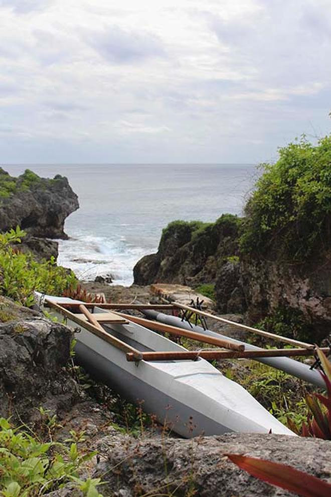 Local fishing outrigger © Annika Thomson