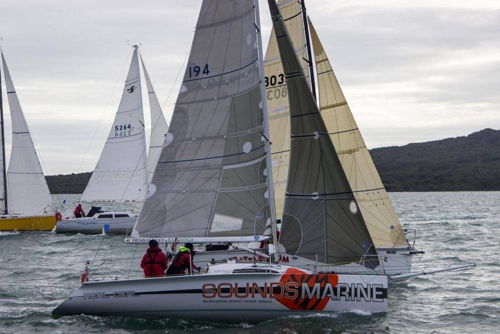  - SSANZ 60 Miler 2016 - Start © Deb Williams
