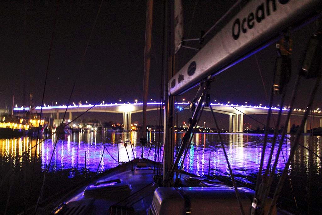 Approaching Rivergate Marina © Annika Thomson