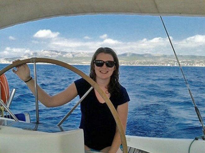 Laura in her element, cruising in the Calanques National Park, France © Mission Océan