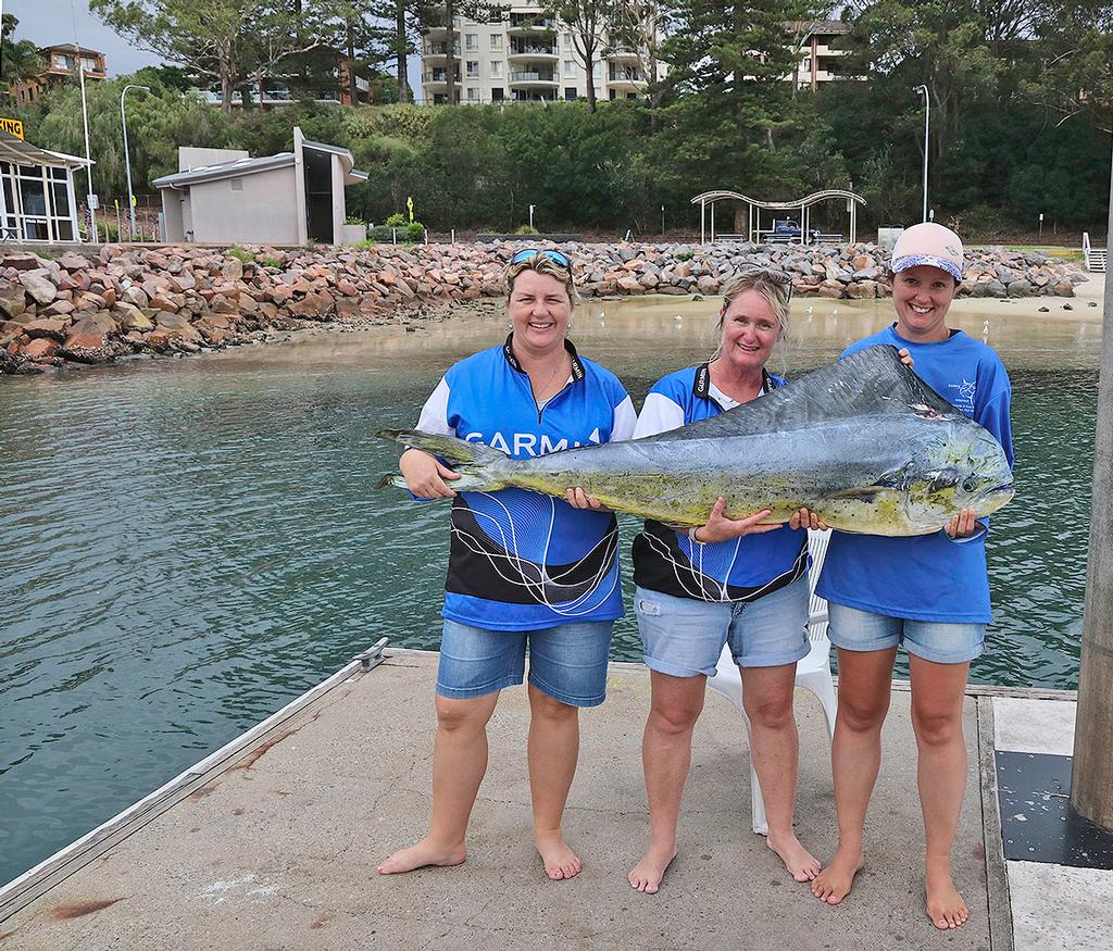 At over 20kg, this Mahi Mahi was a delight to see, as too were the smiles from the anglers. - 2017 NSWGFA Interclub sponsored by Pantaenius ©  John Curnow