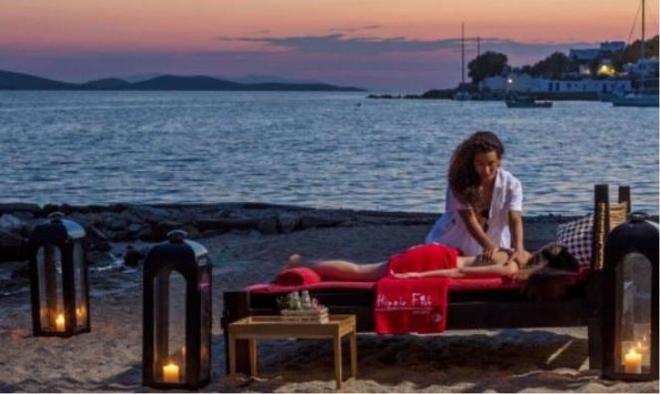 Hippie recreation © www.hippiefish-mykonos.com