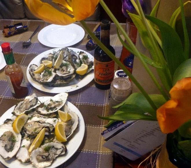 Leisurely dinner aboard © SV Taipan