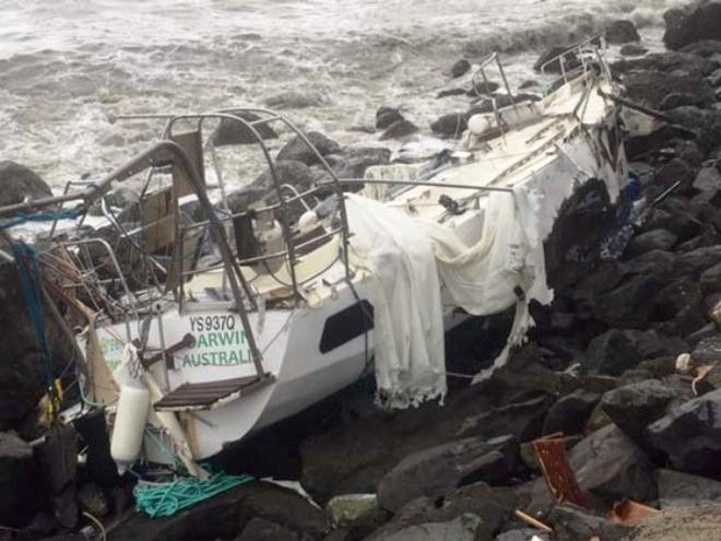 Bluewater 400 'Leyla' survives Cyclone Debbie © Wayne and Heather Reed