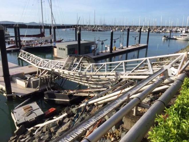 Bluewater 400 'Leyla' survives Cyclone Debbie © Wayne and Heather Reed