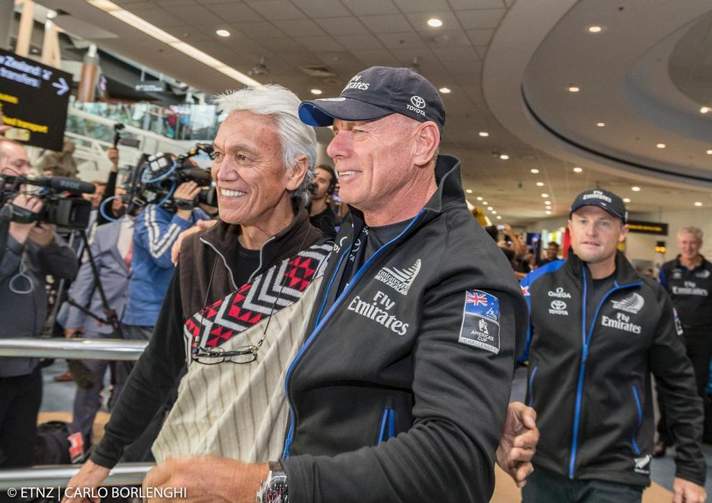 Emirates Team New Zealand arrives at Auckland Airport © ETNZ/Carlo Borlenghi