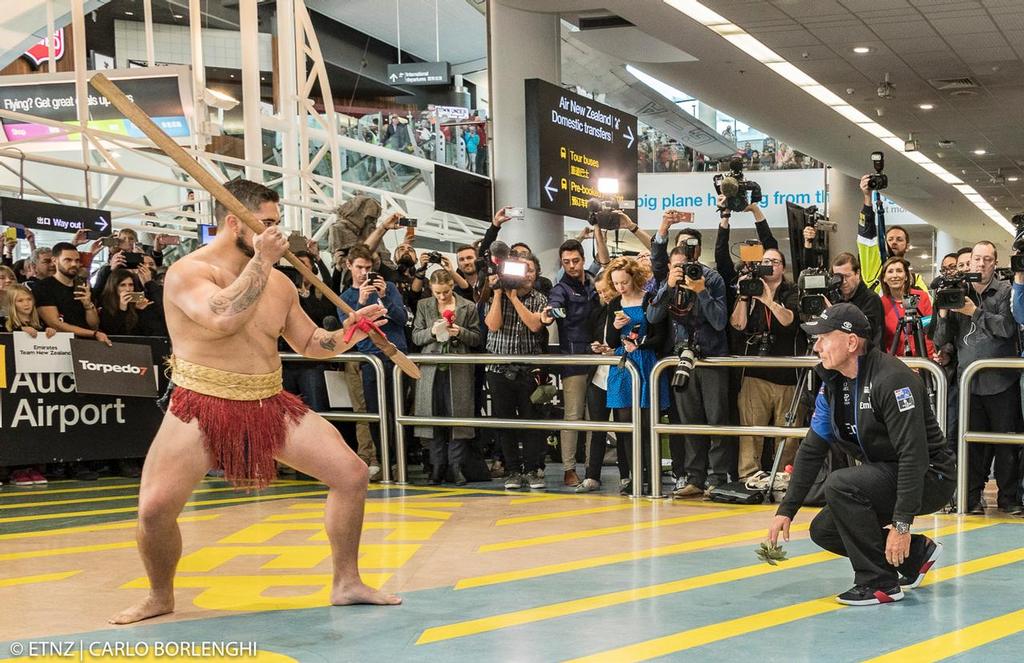 Emirates Team New Zealand arrives at Auckland Airport © ETNZ/Carlo Borlenghi