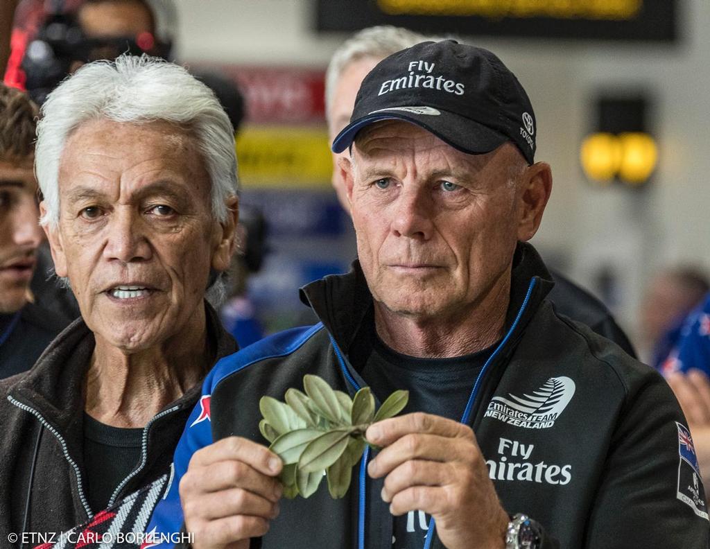 Emirates Team New Zealand arrives at Auckland Airport © ETNZ/Carlo Borlenghi