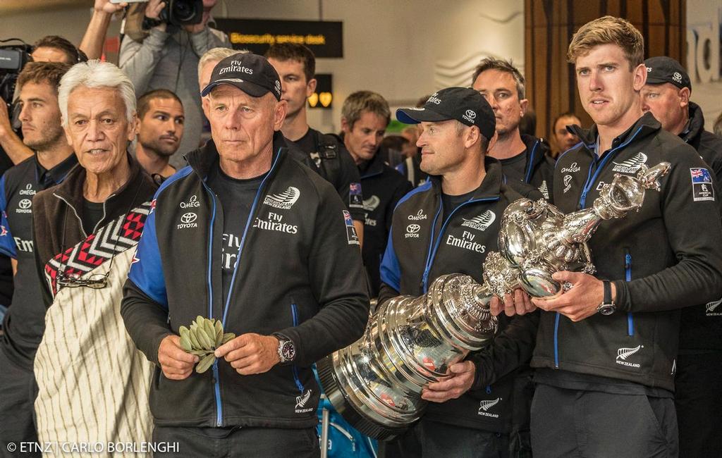 Emirates Team New Zealand arrives at Auckland Airport © ETNZ/Carlo Borlenghi