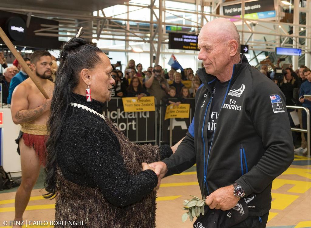 Emirates Team New Zealand arrives at Auckland Airport © ETNZ/Carlo Borlenghi