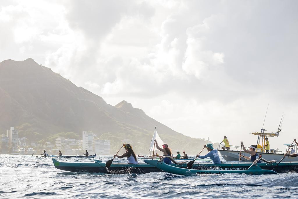 Hawaiian sailing canoe Hokule'a arrival © Lauren Easley http://leialohacreative.com