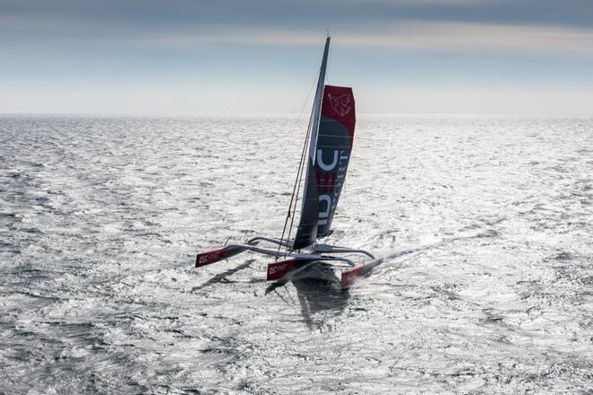 Francis Joyon at the helm of his maxi-trimaran IDEC Sport © Jean-Marie Liot / DPPI / IDEC http://www.trimaran-idec.com/