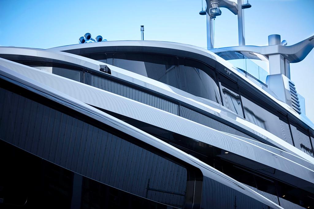 Feadship launches Kiss  © www.visionspictures.com