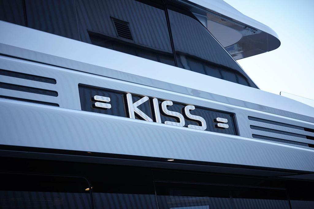 Feadship launches Kiss  © www.visionspictures.com