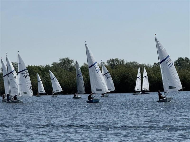 A great turnout for the inaugural Streaker Midland and East Anglian Series Open at Hunts Sailing Club photo copyright Steve Bishop and Simon Maskell taken at Hunts Sailing Club and featuring the Streaker class