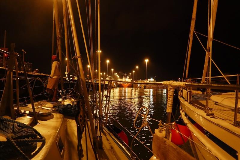 Taipan rafted to Drummer approaching the first lock - photo © SV Taipan