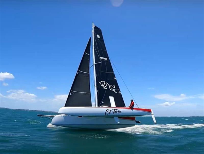 El Toro - photo © Peter Hackett